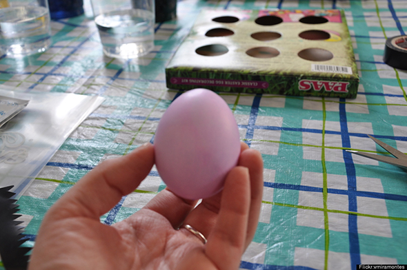 Colorindo ovos para a Páscoa